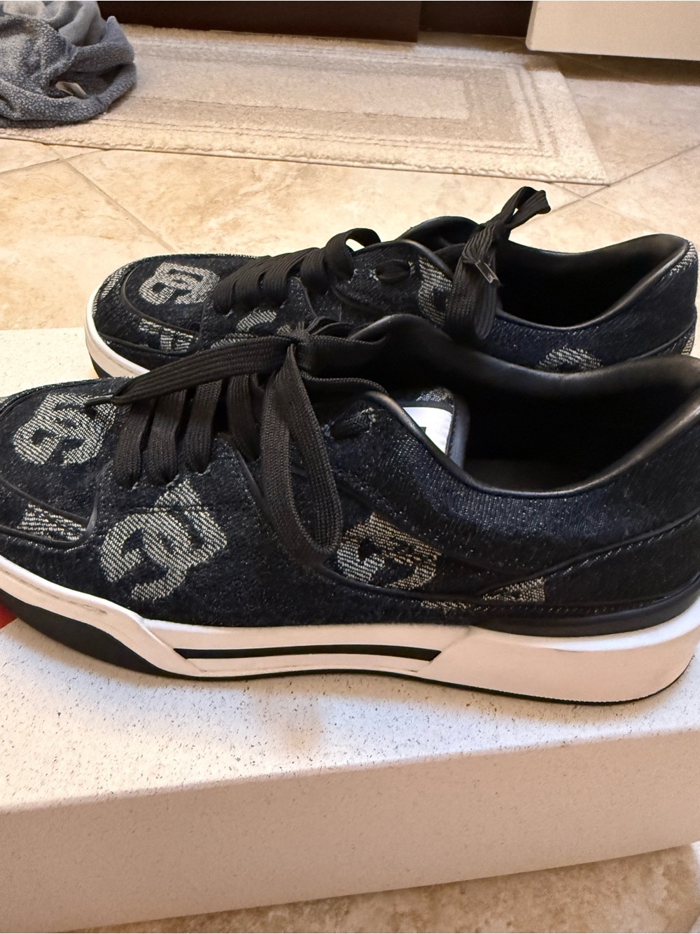 Dolce & Gabbana Black Logo-Accent Men’s Sneakers